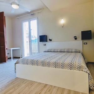 Studio con letto king size